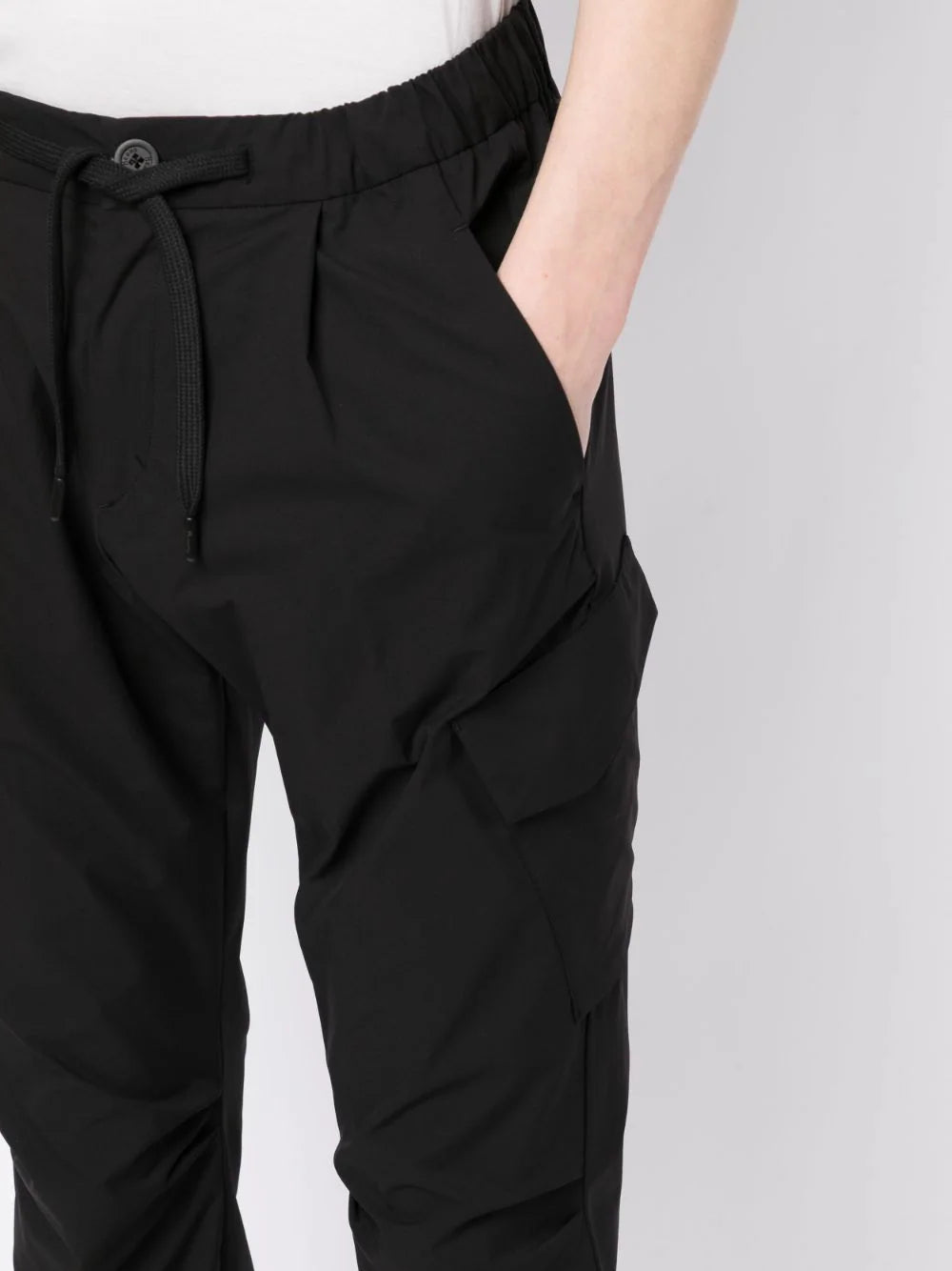 Pantalón cargo nylon